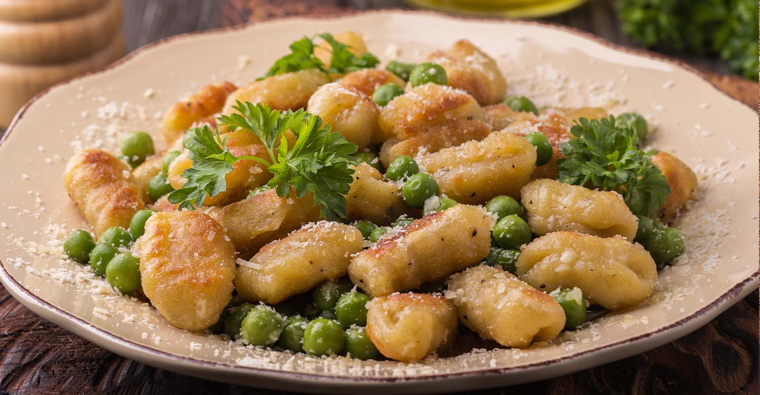 Gnocchi fatti in casa con piselli