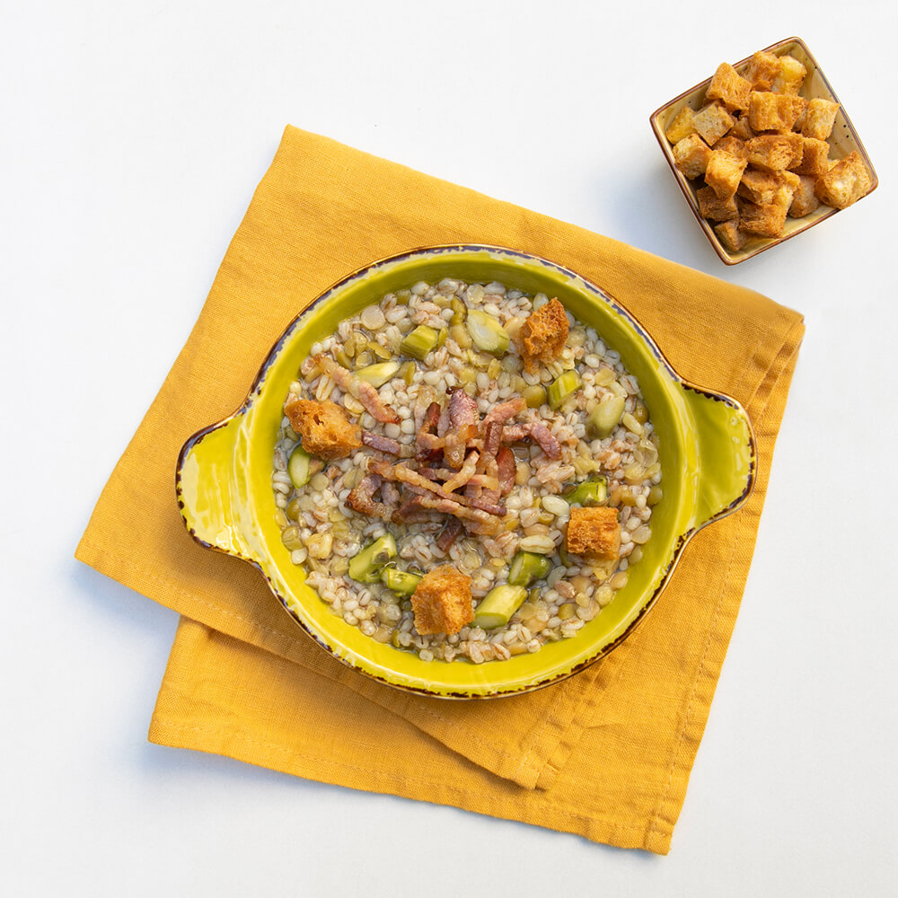 zuppa cereali legumi asparagi pancetta