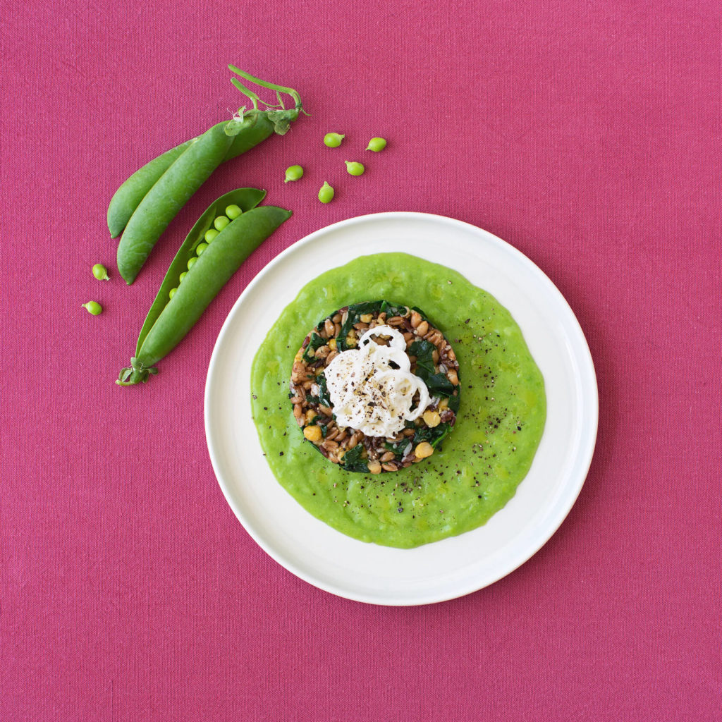 ricetta ceci farro integrale crema piselli burrata spinaci 1