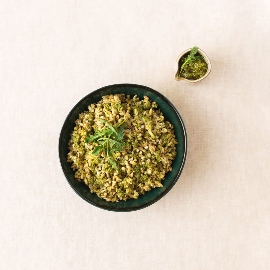 cereali con pesto di rucola topview